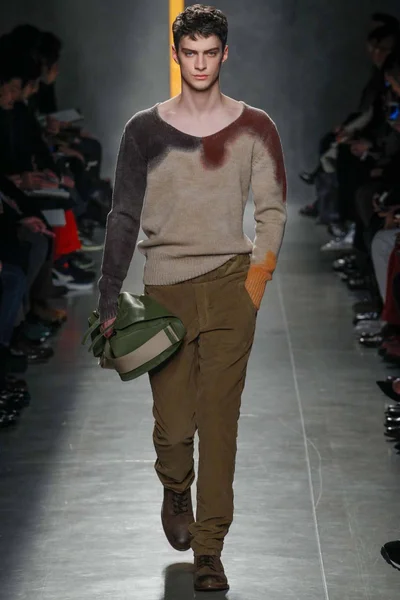 Look 28